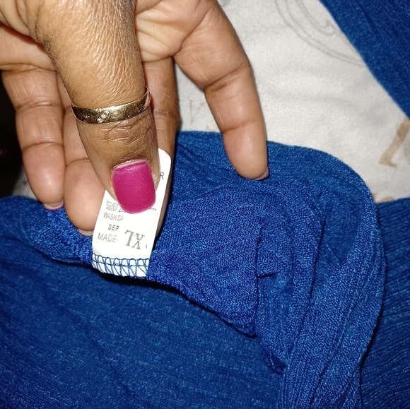 Sweater like blue cross front 2 piece size xl - Picture 3 of 3